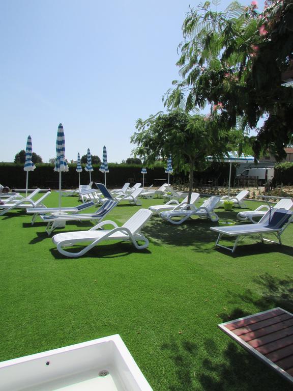 Hotel Ristorante Casa Rossa Alba Adriatica Eksteriør bilde