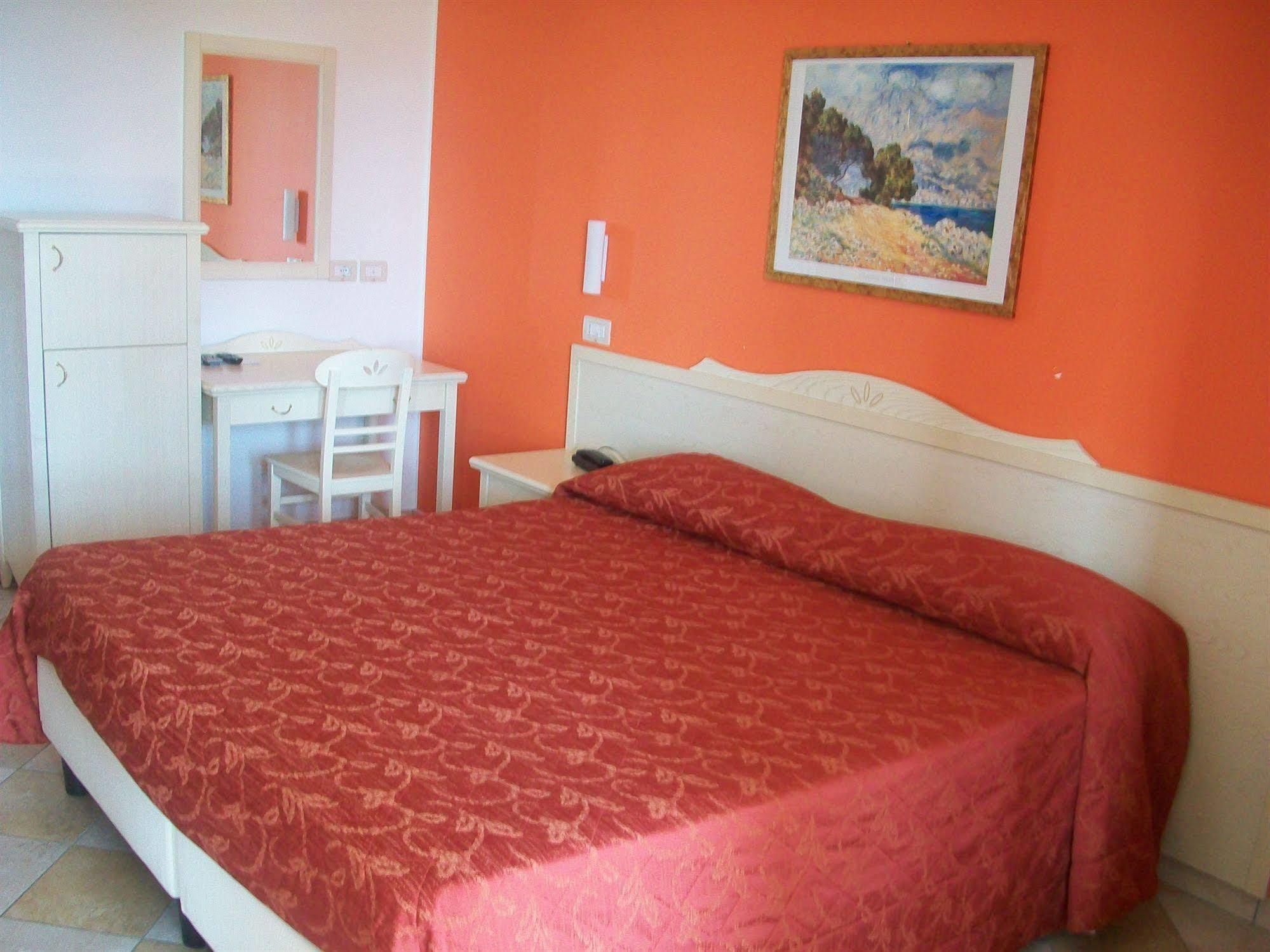 Hotel Ristorante Casa Rossa Alba Adriatica Eksteriør bilde