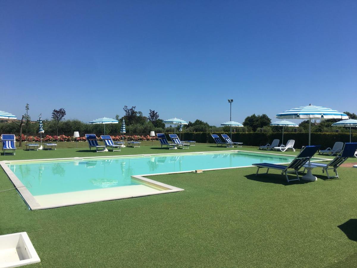 Hotel Ristorante Casa Rossa Alba Adriatica Eksteriør bilde