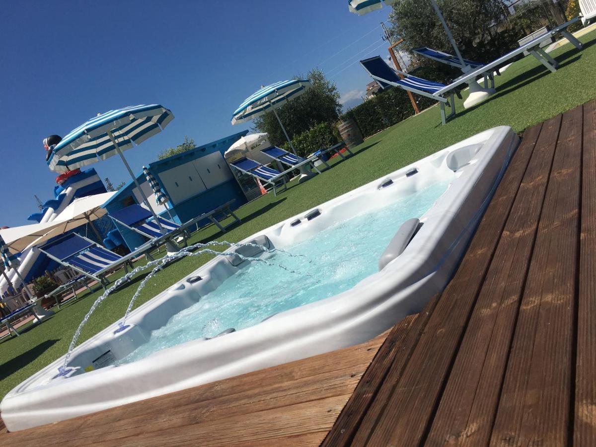 Hotel Ristorante Casa Rossa Alba Adriatica Eksteriør bilde